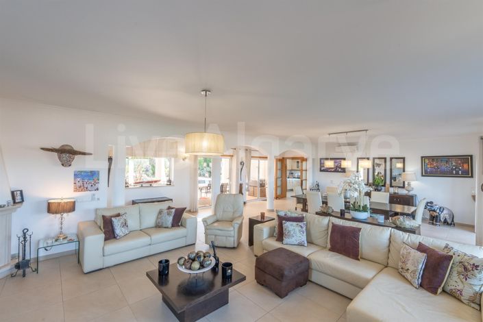 Image No.35-5 Bed House for sale