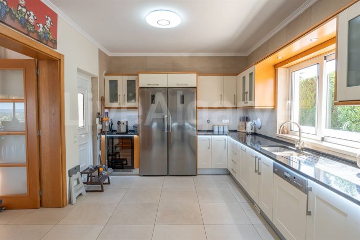 Image No.38-5 Bed House for sale