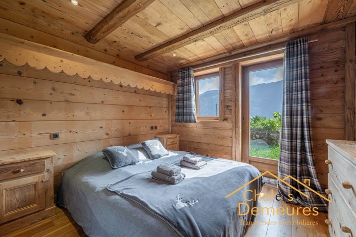 Image No.30-6 Bed House for sale