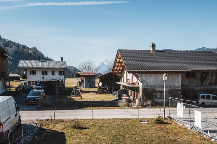 Image No.10-3 Bed House for sale