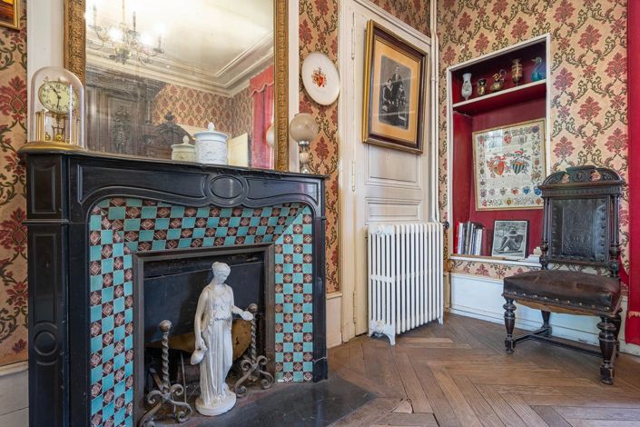 Image No.9-8 Bed House for sale