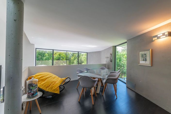 Image No.10-4 Bed House for sale