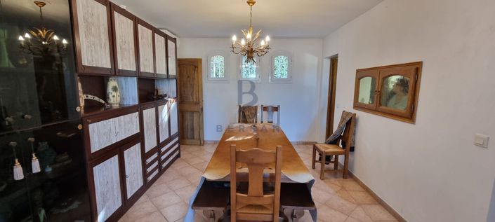 Image No.13-3 Bed Property for sale