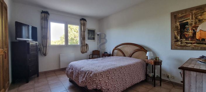 Image No.15-3 Bed Property for sale