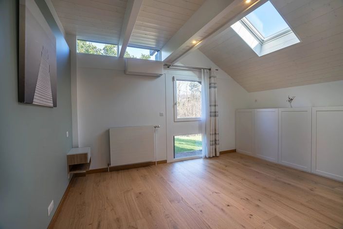 Image No.7-5 Bed House for sale