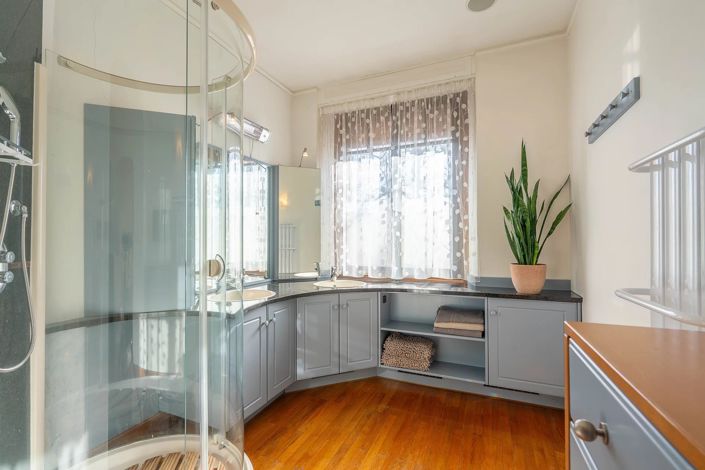 Image No.15-5 Bed House for sale