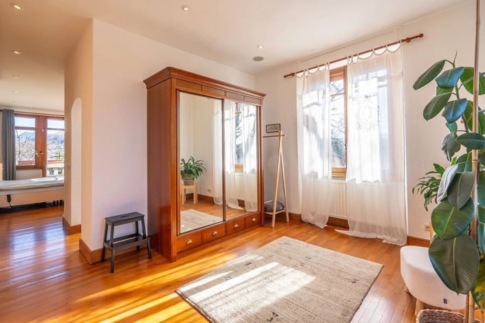 Image No.16-5 Bed House for sale