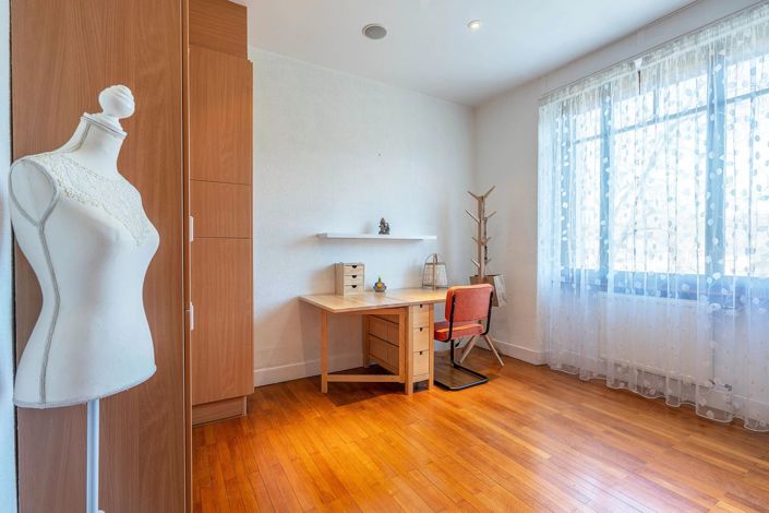 Image No.18-5 Bed House for sale