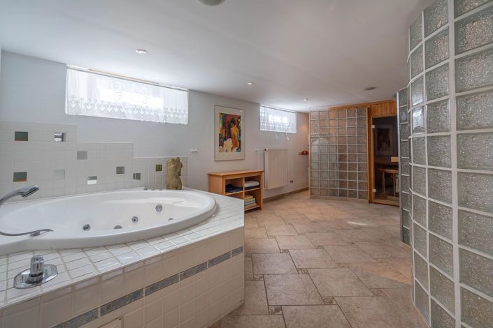 Image No.23-5 Bed House for sale