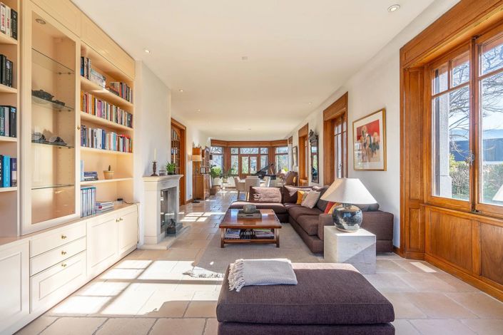 Image No.6-5 Bed House for sale