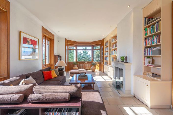 Image No.8-5 Bed House for sale