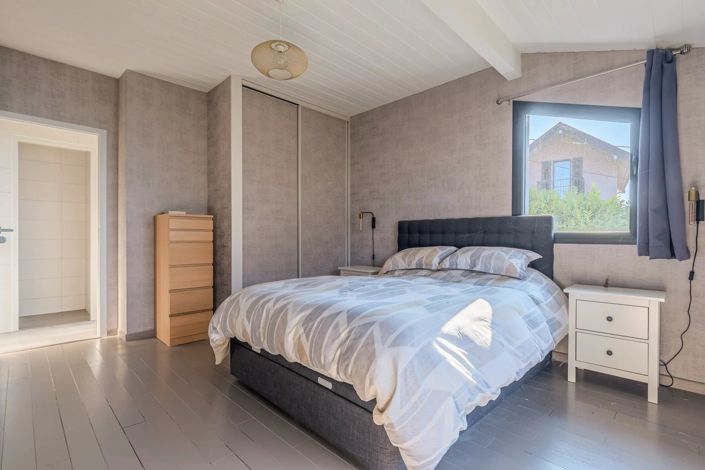 Image No.16-4 Bed House for sale