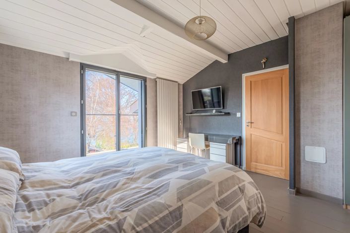 Image No.18-4 Bed House for sale