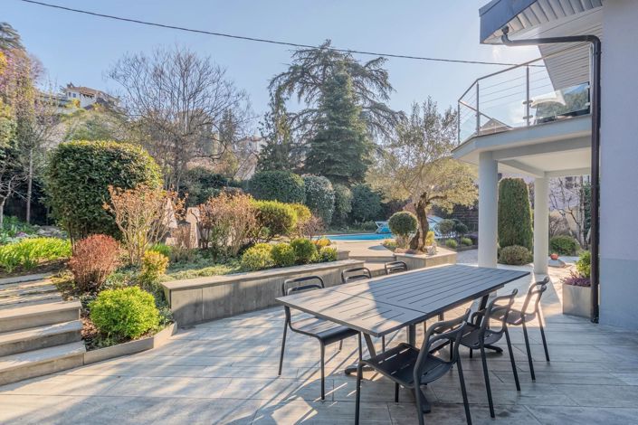 Image No.2-4 Bed House for sale