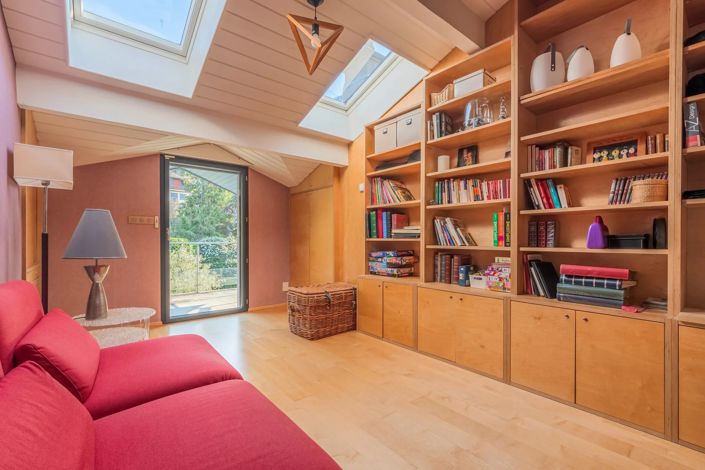 Image No.20-4 Bed House for sale