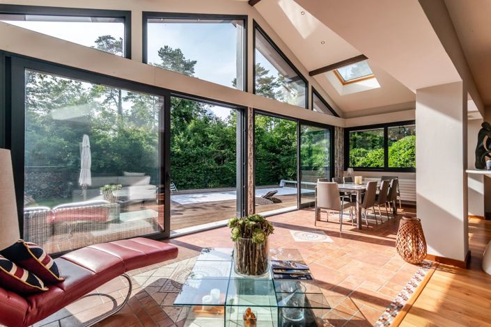 Image No.2-4 Bed House for sale