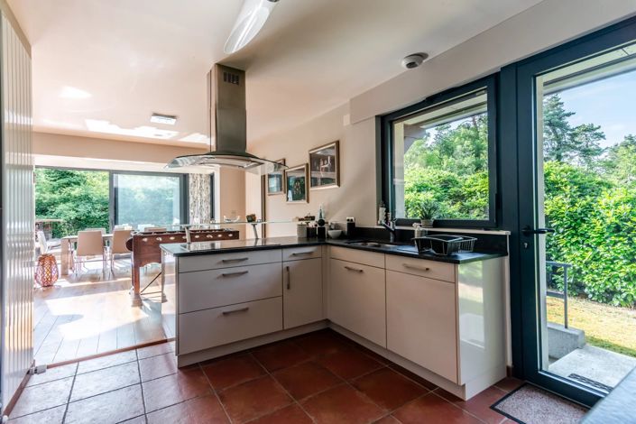 Image No.6-4 Bed House for sale