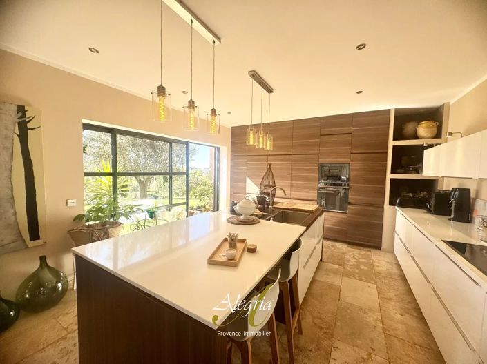 Image No.12-4 Bed House for sale