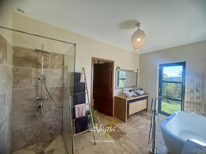 Image No.18-4 Bed House for sale