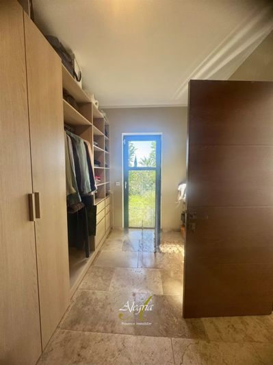 Image No.19-4 Bed House for sale
