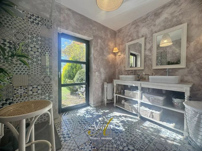 Image No.22-4 Bed House for sale