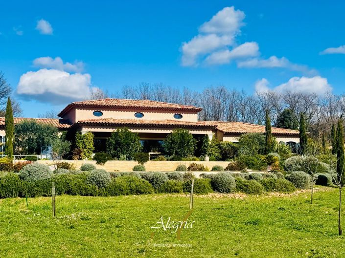 Image No.3-Maison de 4 chambres à vendre à Aups