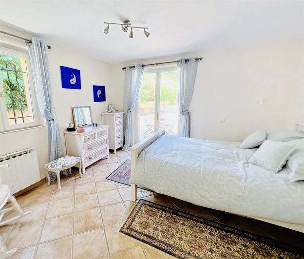 Image No.16-3 Bed House for sale