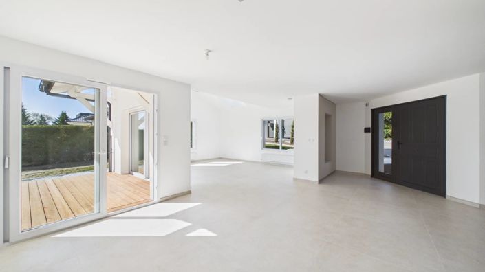 Image No.4-5 Bed House for sale