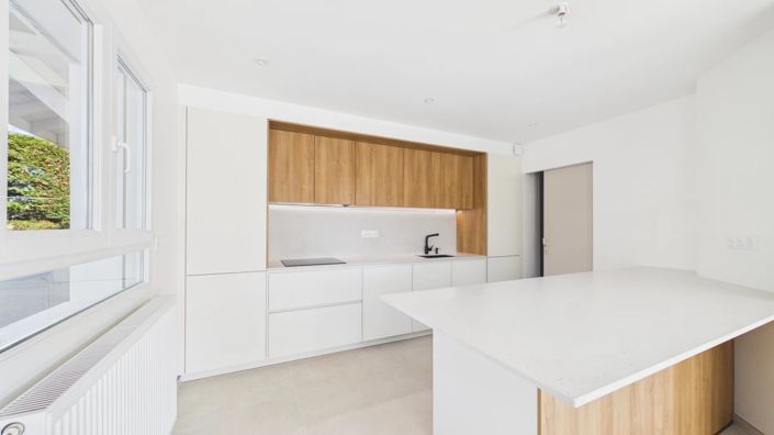 Image No.5-5 Bed House for sale