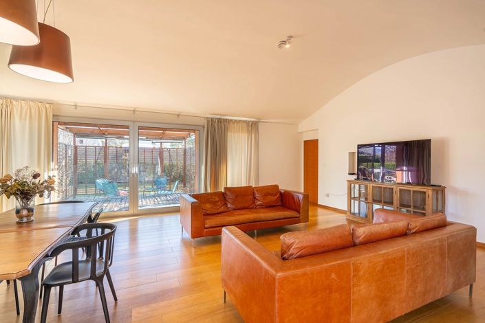 Image No.4-6 Bed House for sale