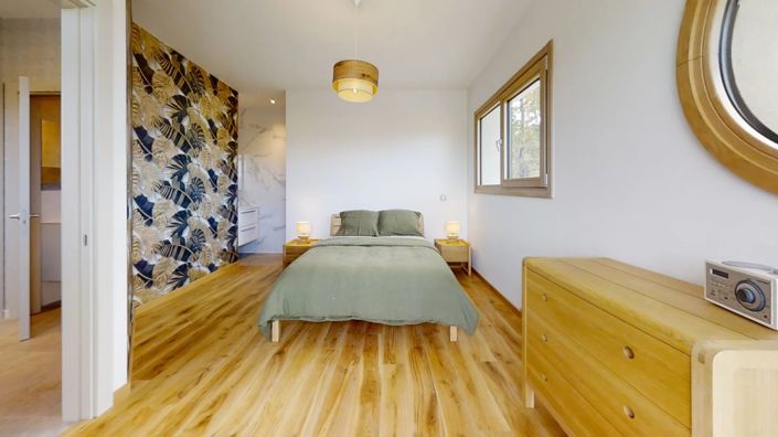 Image No.6-5 Bed House for sale