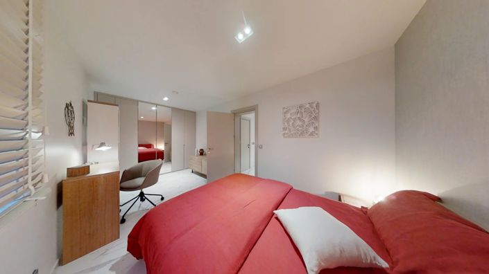 Image No.7-5 Bed House for sale