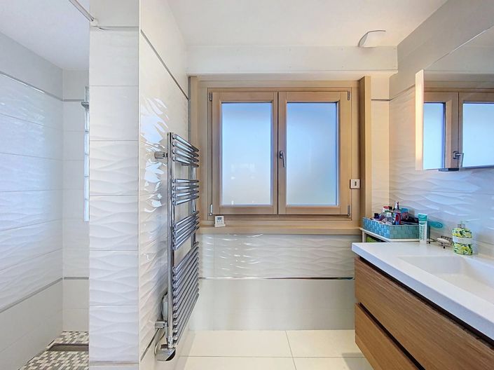 Image No.17-3 Bed House for sale