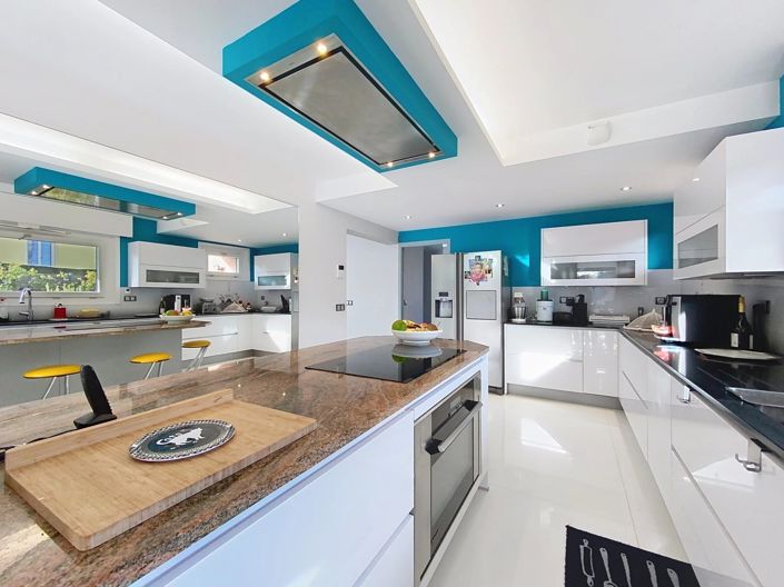 Image No.6-3 Bed House for sale