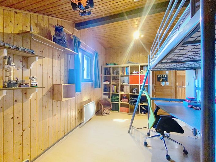 Image No.15-4 Bed House for sale