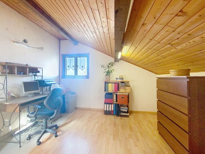 Image No.17-4 Bed House for sale