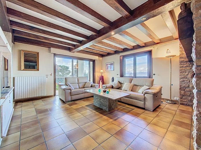 Image No.18-7 Bed House for sale