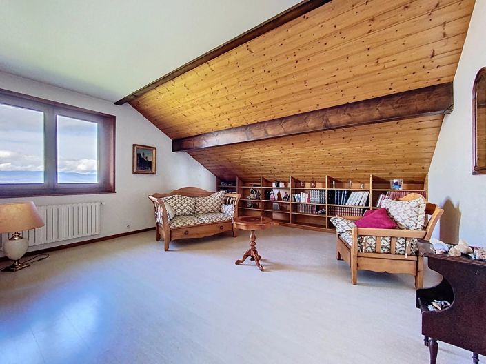 Image No.19-7 Bed House for sale