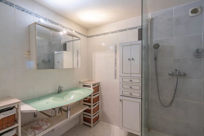 Image No.21-7 Bed House for sale