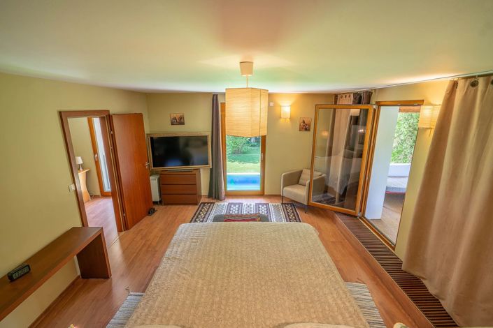 Image No.15-5 Bed House for sale