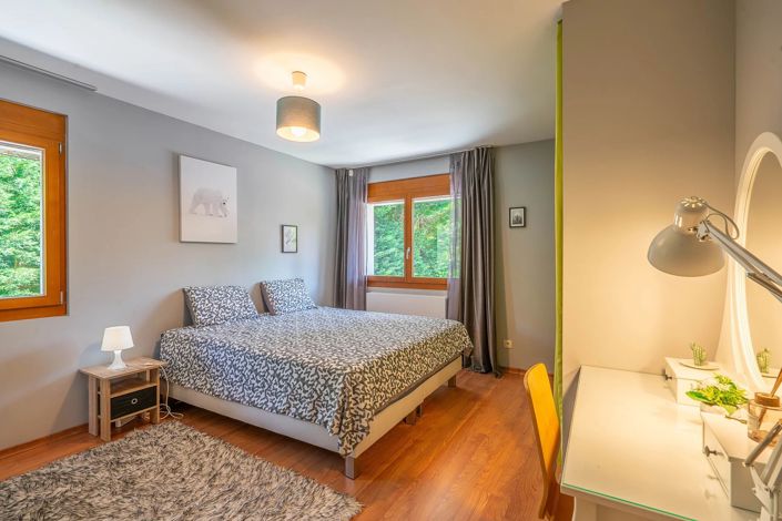 Image No.18-5 Bed House for sale