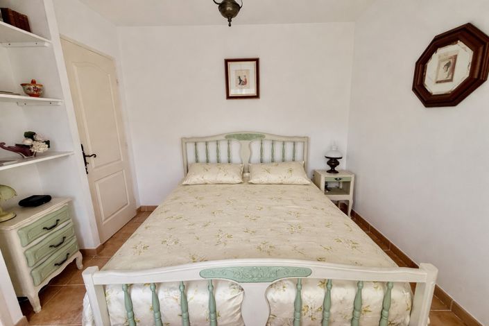 Image No.10-2 Bed House for sale