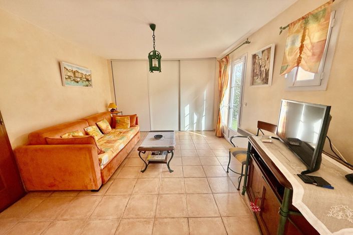 Image No.7-2 Bed House for sale