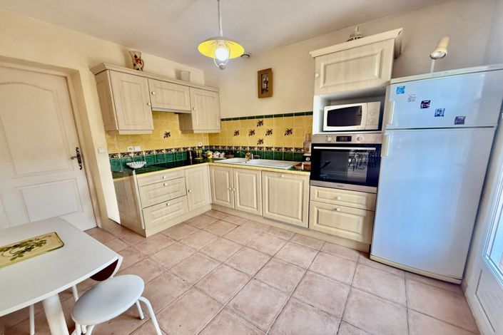 Image No.9-2 Bed House for sale