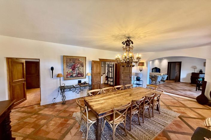 Image No.10-5 Bed House for sale