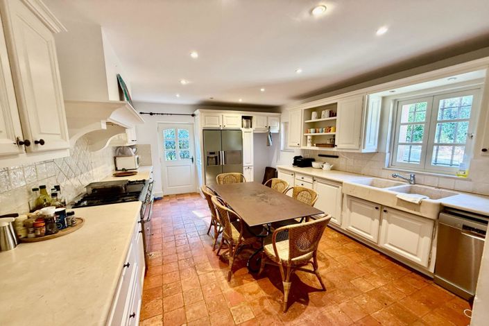 Image No.12-5 Bed House for sale