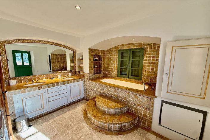 Image No.15-5 Bed House for sale