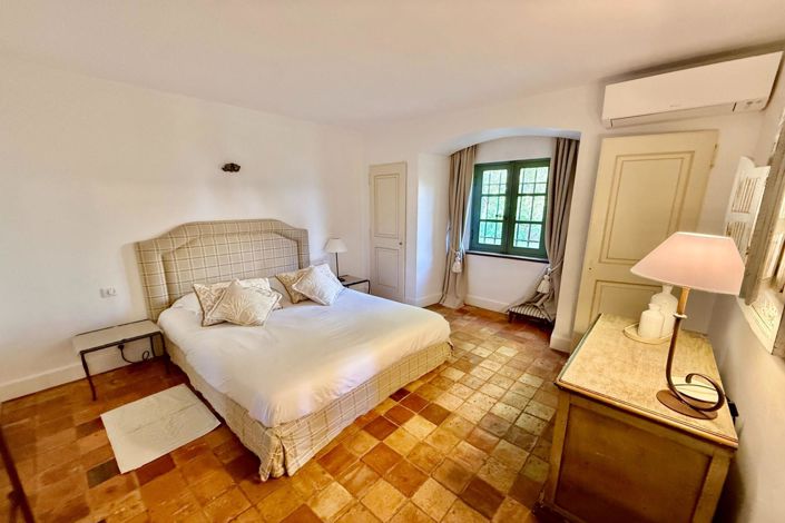 Image No.16-5 Bed House for sale