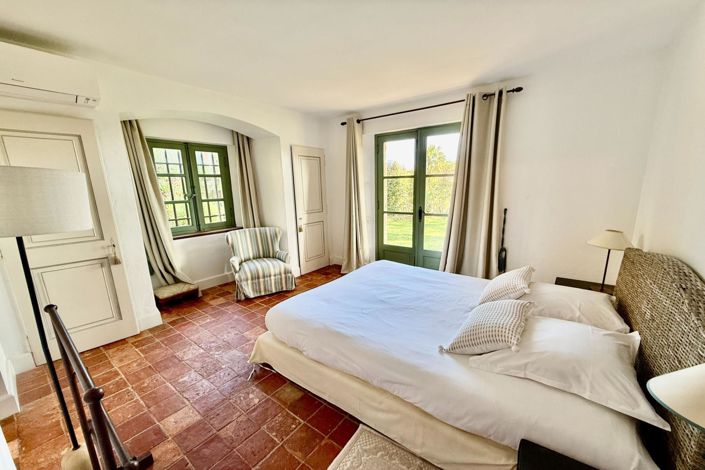 Image No.20-5 Bed House for sale