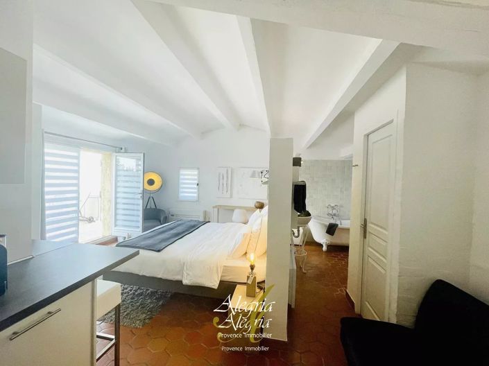 Image No.21-8 Bed House for sale